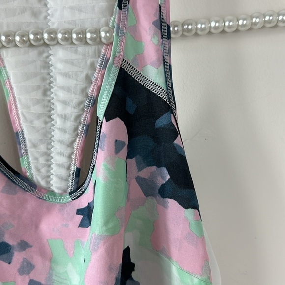 Lululemon Multi Color Vent It Out Singlet Clouded Dreams Tank 4 - Picture 7 of 12